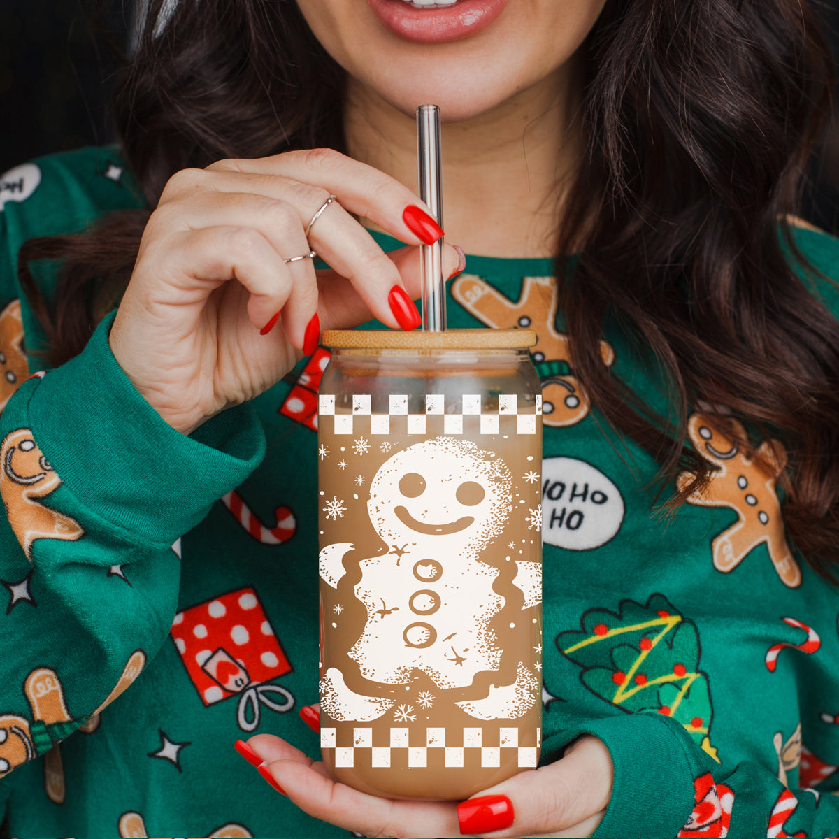 Retro checkered gingerbread glass tumbler β 17oz Christmas coffee cup with bamboo lid
Christmas coffee tumbler β retro gingerbread checkered design glass cup for holiday drinks